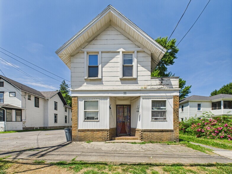 99 Washington St, Auburn, NY à vendre - Photo principale - Image 1 de 1