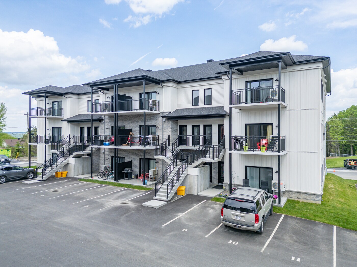 765 Rue Rachel-Hébert, Coaticook, QC for sale Building Photo- Image 1 of 1