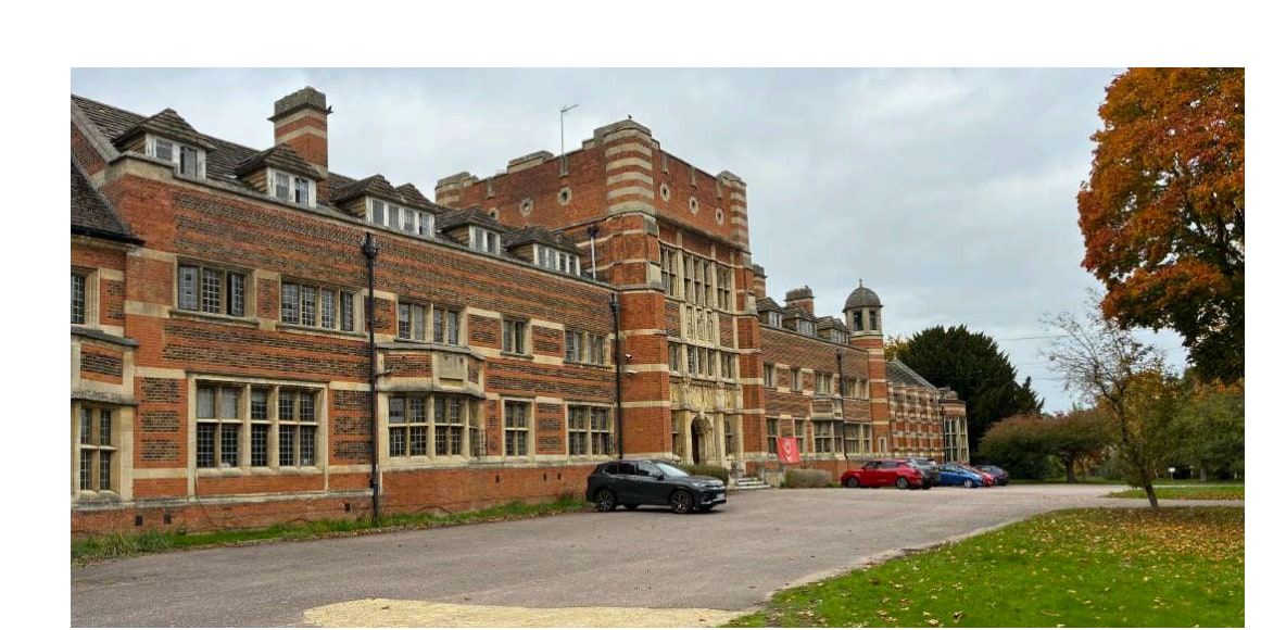 Shenley Lane, London Colney, St Albans for sale Primary Photo- Image 1 of 7