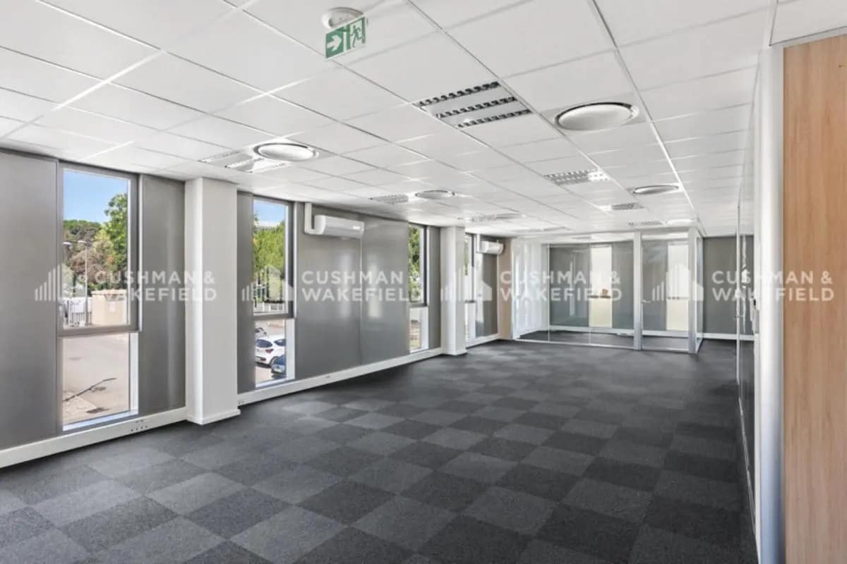 12 Rue Pascal Xavier Coste, Marseille, BDR 13016 - Unit Lot B.2 -  - Interior Photo - Image 2 of 10