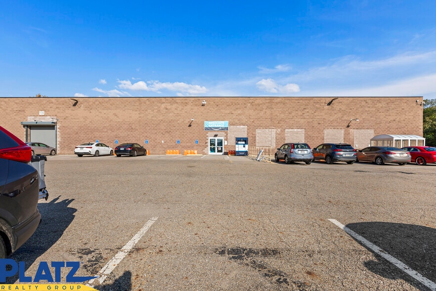 12111 Debartolo Dr, North Jackson, OH for lease - Building Photo - Image 2 of 12