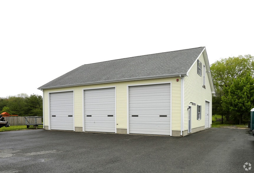 3 New Industrial Rd, Warren, RI à louer - Photo principale - Image 1 de 5
