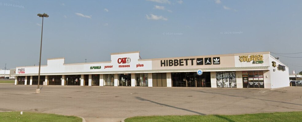 3305 1st St, Woodward, OK à louer - Photo du bâtiment - Image 2 de 6