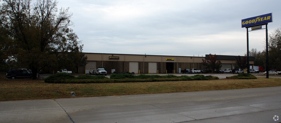 7510 Fluid Dr, Little Rock, AR à louer - Photo du bâtiment - Image 2 de 4
