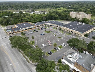 Plus de détails pour 1588 N Woodland Blvd, Deland, FL - Commerce de détail à louer