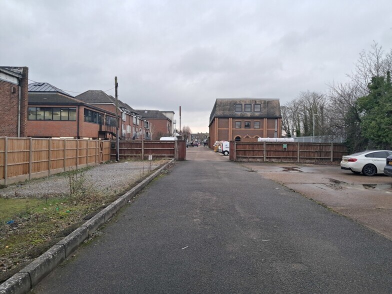 Station Approach, Shepperton à louer - Photo du bâtiment - Image 3 de 3