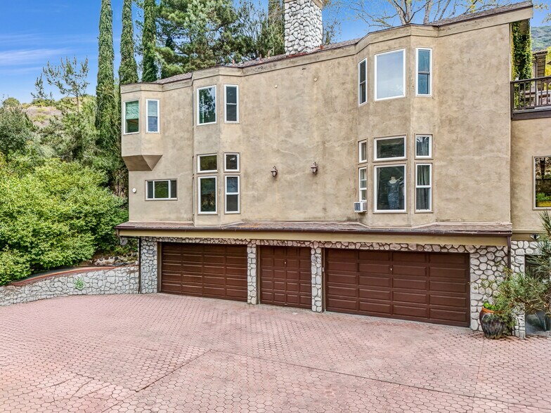 21095 Raquel Rd, Laguna Beach, CA à vendre - Photo du bâtiment - Image 3 de 26