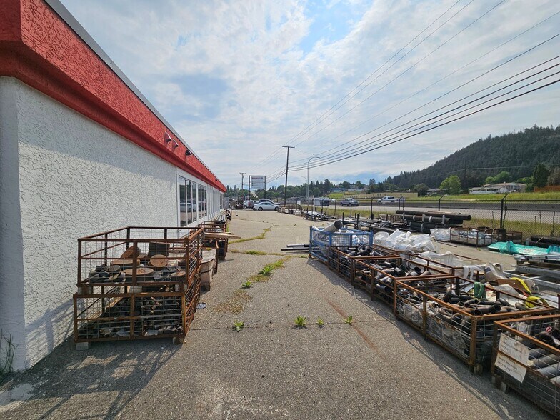 1305 Industrial Rd, West Kelowna, BC for lease - Building Photo - Image 2 of 11