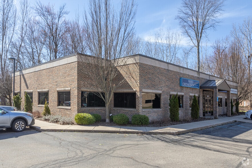 549 Seminole Rd, Muskegon, MI for sale - Building Photo - Image 2 of 5