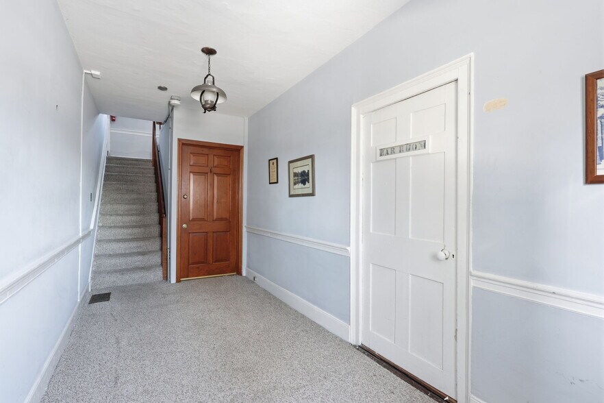 2695 Main St, Lawrence, NJ à vendre - Photo du bâtiment - Image 3 de 55