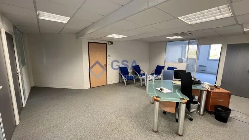 Office in Évry-Courcouronnes for lease - Interior Photo - Image 3 of 7