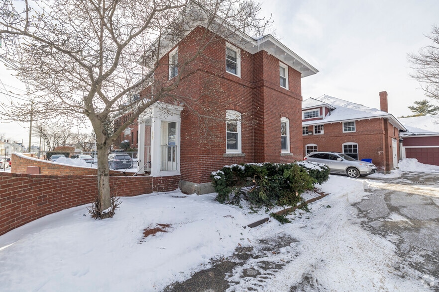 41 Brook St, Manchester, NH for lease - Primary Photo - Image 1 of 7