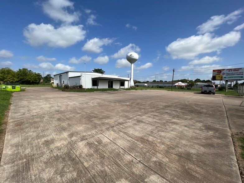 1207 FM 359 Rd, Richmond, TX for lease - Building Photo - Image 3 of 17