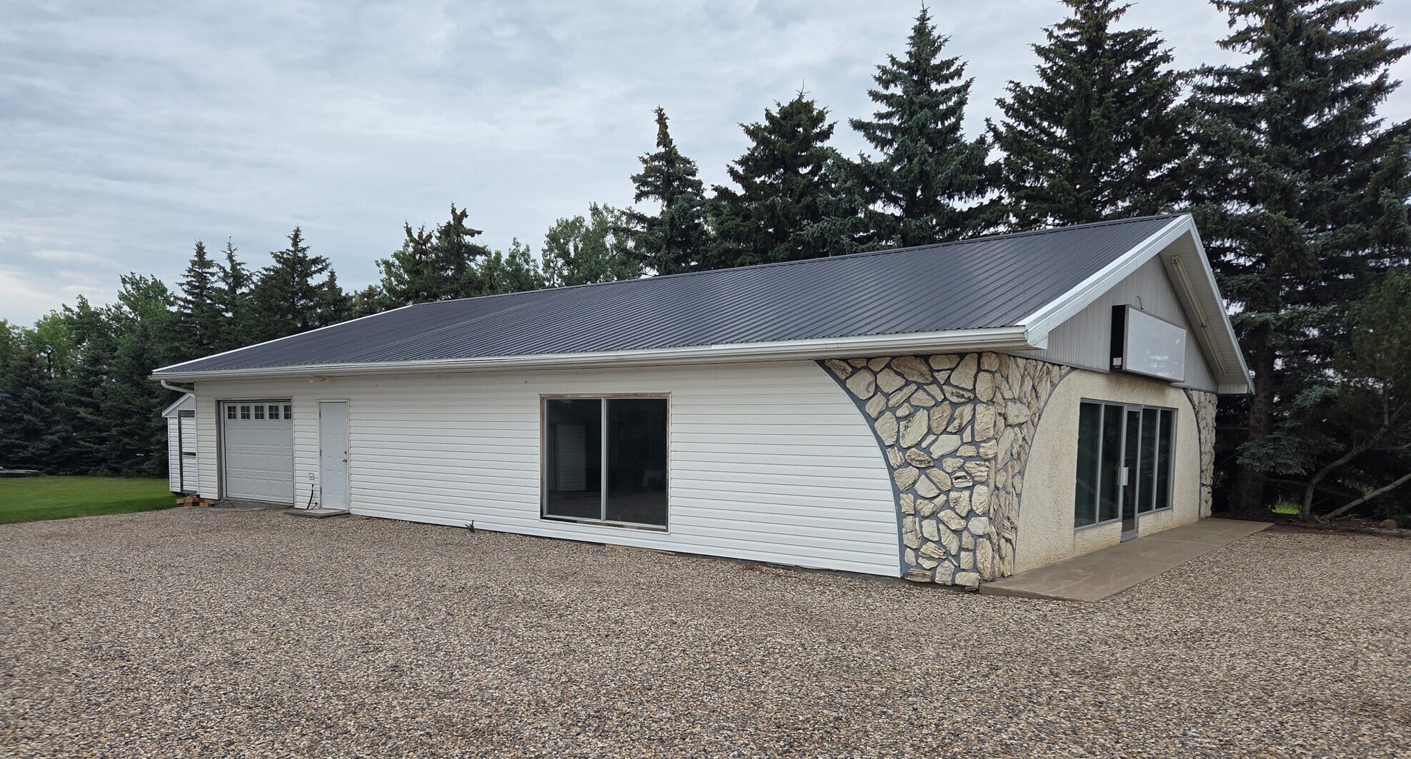 1409 1st Avenue NW, Weyburn, SK for lease Building Photo- Image 1 of 7