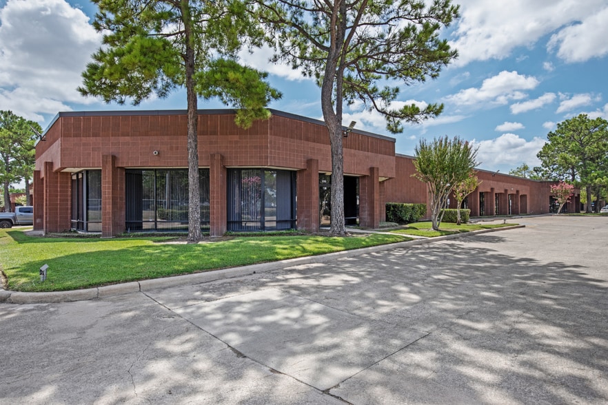 6300 Rothway St, Houston, TX for lease - Building Photo - Image 1 of 11
