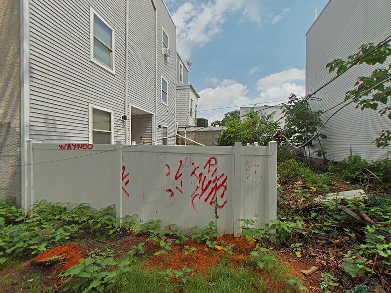 2141 N 18th St, Philadelphia, PA for sale - Building Photo - Image 2 of 5