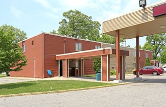 Plus de détails pour 815 S 1st St, Waite Park, MN - Services hôteliers à vendre