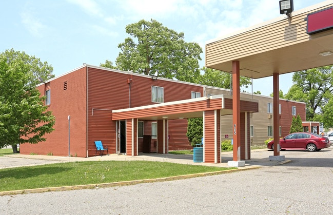 More details for 815 S 1st St, Waite Park, MN - Hospitality for Sale