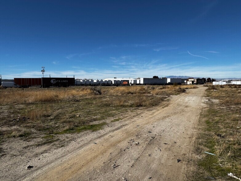 Spearman Ave, Lancaster, CA à vendre - Photo du bâtiment - Image 3 de 3