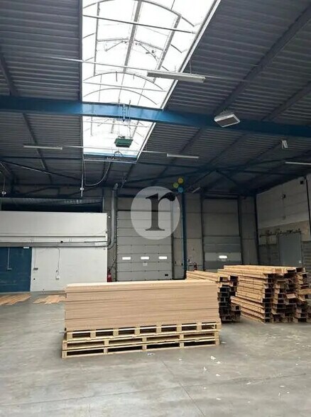 Office in Roncq for lease - Interior Photo - Image 2 of 5