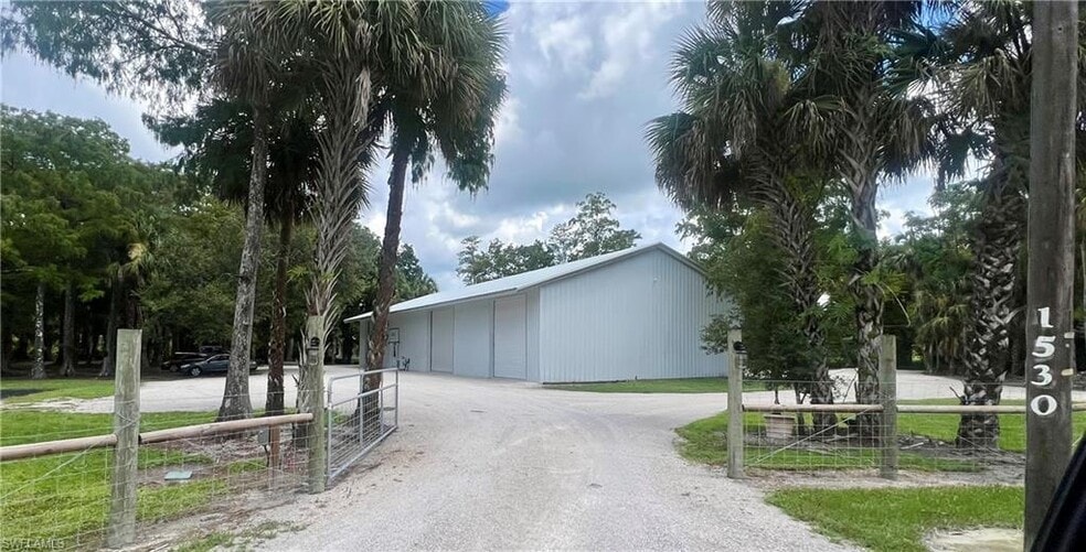 1303 Shady ln, Naples, FL for sale - Building Photo - Image 3 of 4