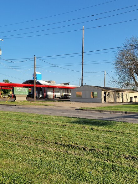 2614 SW Lee Blvd, Lawton, OK à vendre - Photo du bâtiment - Image 3 de 12