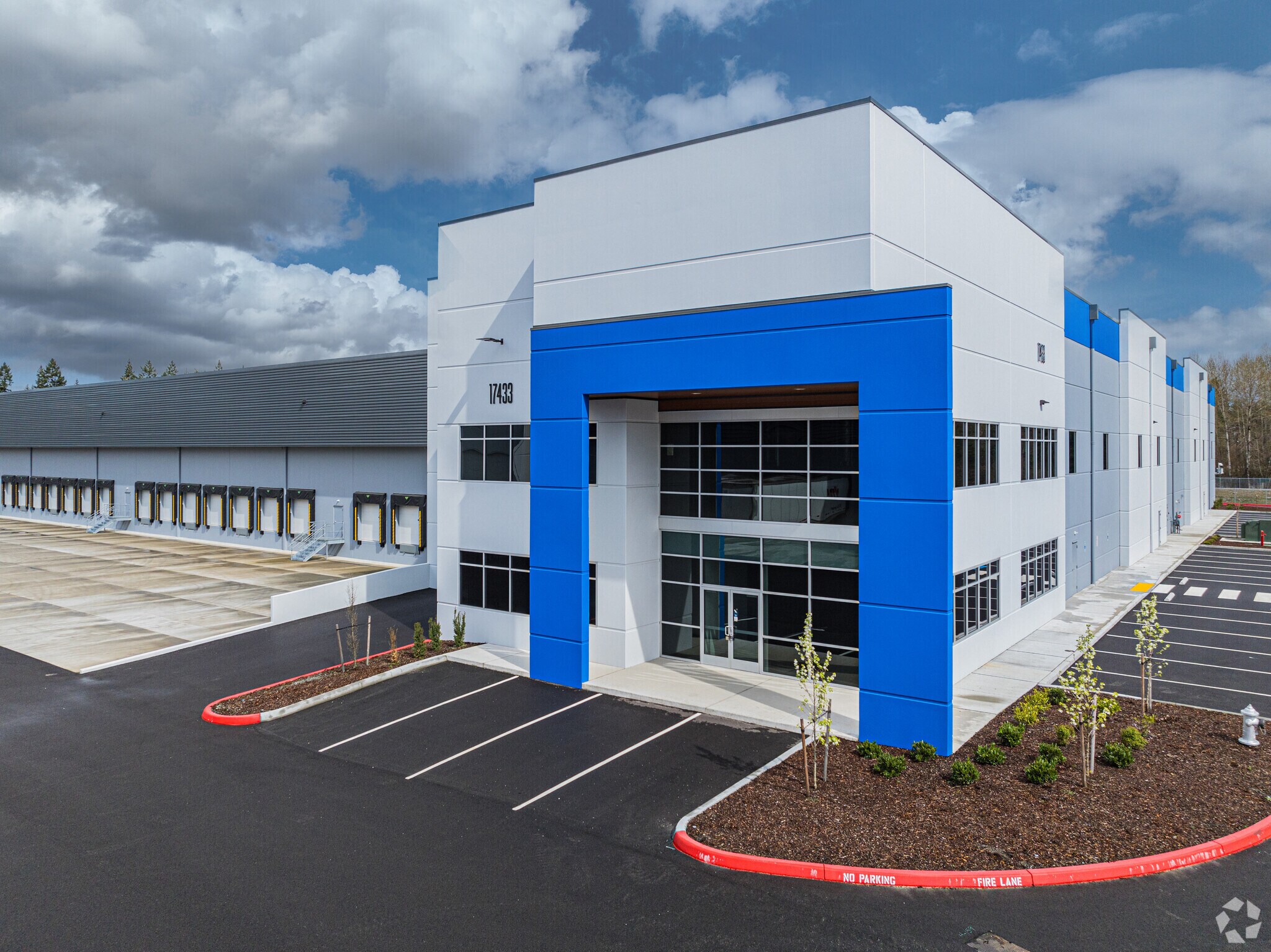 17317 64th Ave E, Puyallup, WA à louer Photo du bâtiment- Image 1 de 9