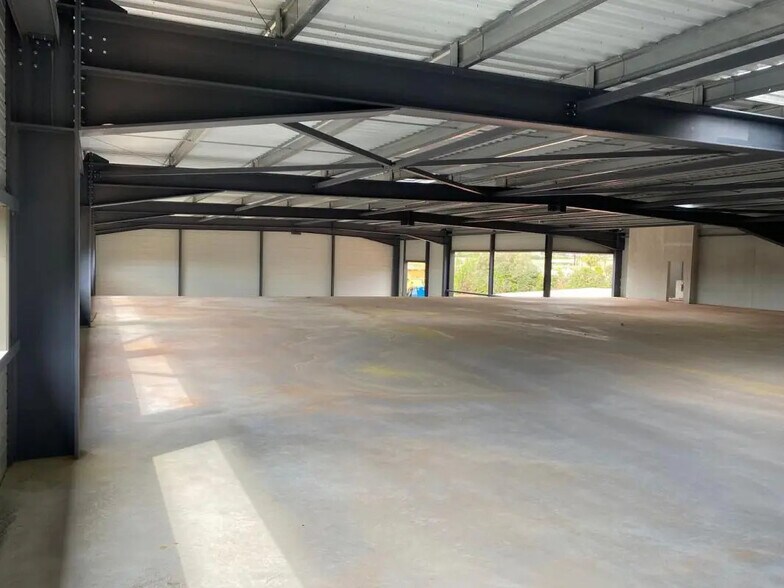 Office in Ollioules for lease - Building Photo - Image 2 of 6