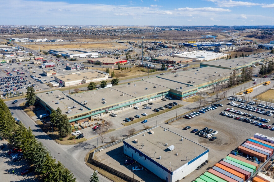 7210-7610 5th St SE, Calgary, AB for lease - Building Photo - Image 2 of 4