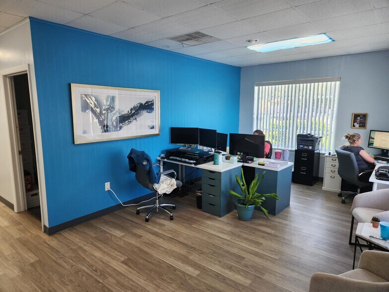 1153 Main St, Dunedin, FL à louer - Photo du bâtiment - Image 2 de 8