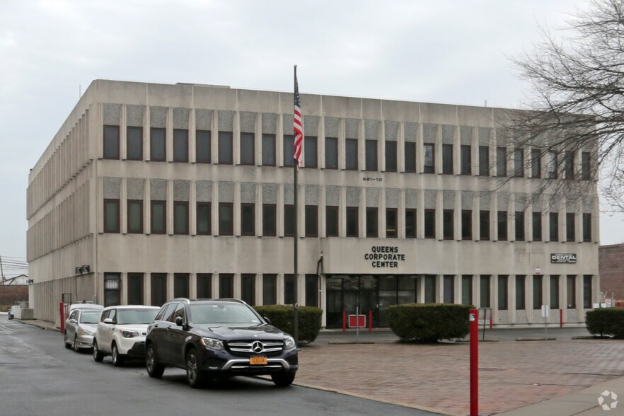 221-10 Jamaica Ave, Queens Village, NY à louer - Photo du bâtiment - Image 3 de 3