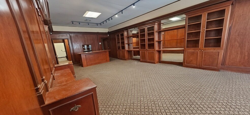 417 Central Ave, Cedarhurst, NY for lease - Interior Photo - Image 2 of 5