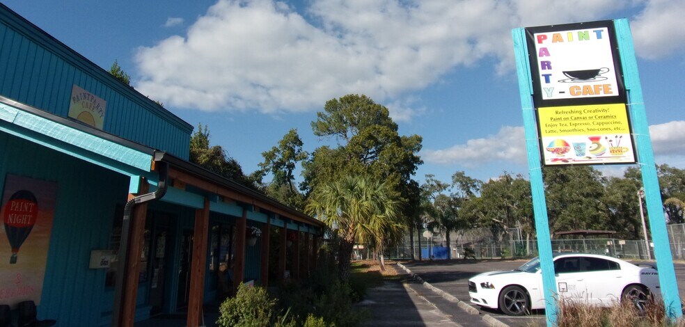 12425-12427 Clock Tower Pky, Hudson, FL for sale - Building Photo - Image 2 of 9