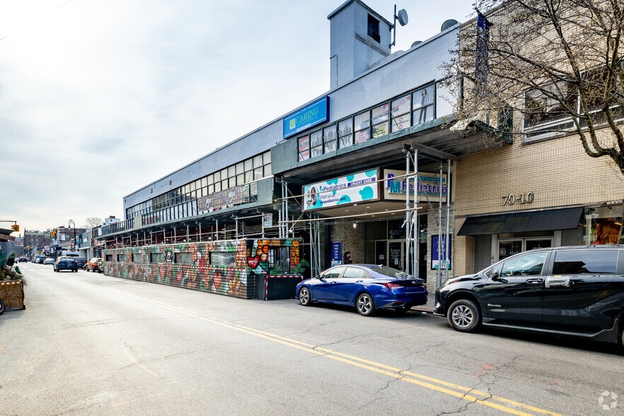 70-20 Austin St, Forest Hills, NY for lease - Building Photo - Image 3 of 8