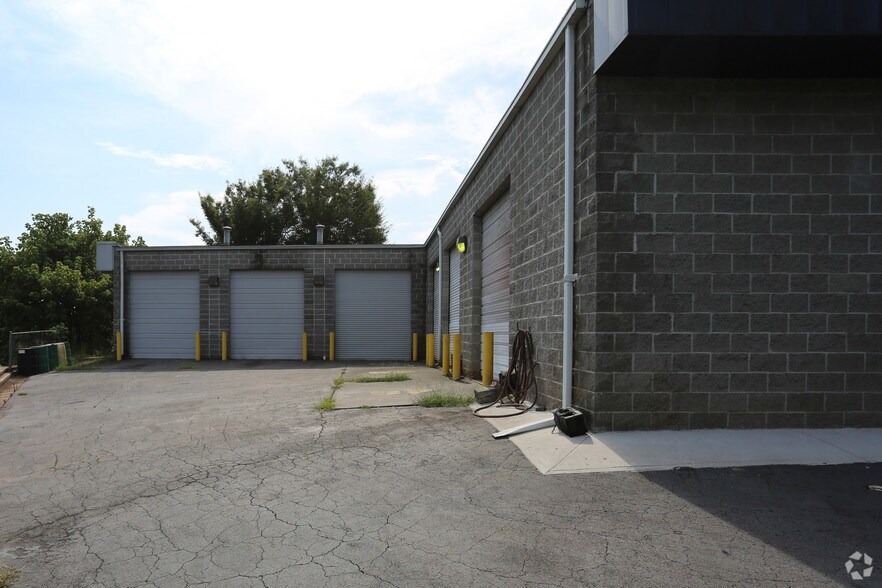 9504 Highway 92 Walk, Woodstock, GA for lease - Building Photo - Image 3 of 3
