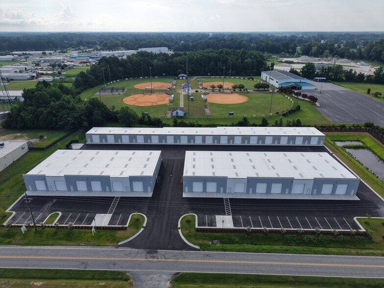 4771 Reedy Branch Rd, Winterville, NC for lease - Primary Photo - Image 1 of 31