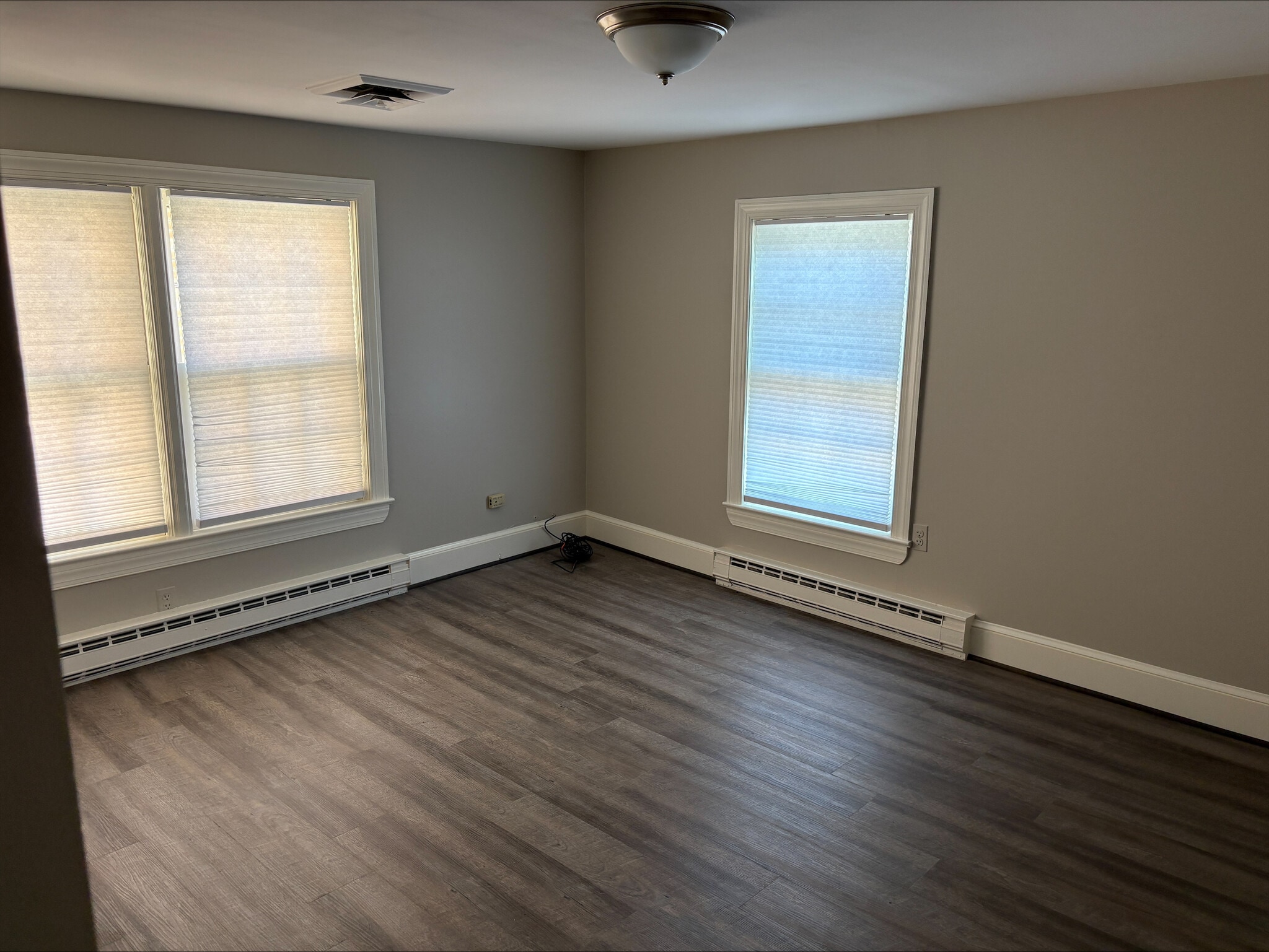 406 Mill St, Occoquan, VA for lease Interior Photo- Image 1 of 2