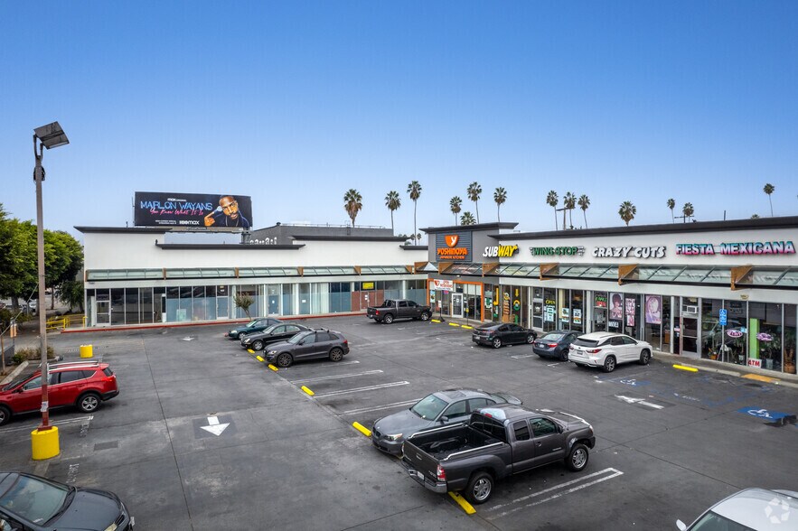 1075 N Western Ave, Los Angeles, CA à louer - Photo du bâtiment - Image 3 de 16