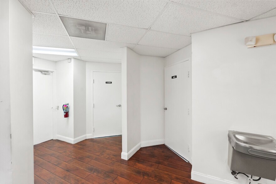 3201 Griffin Rd, Fort Lauderdale, FL à louer - Photo intérieure - Image 3 de 38