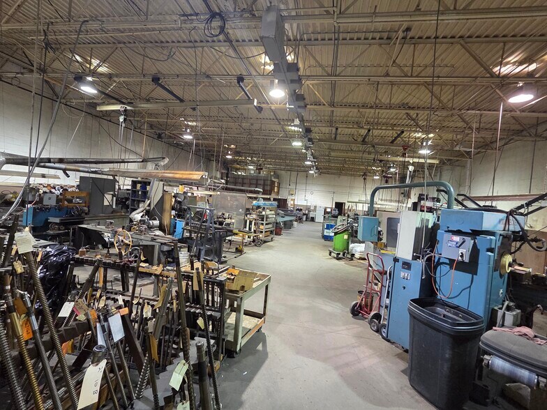 21391 Carlo Dr, Clinton Township, MI à vendre - Photo intérieure - Image 2 de 8