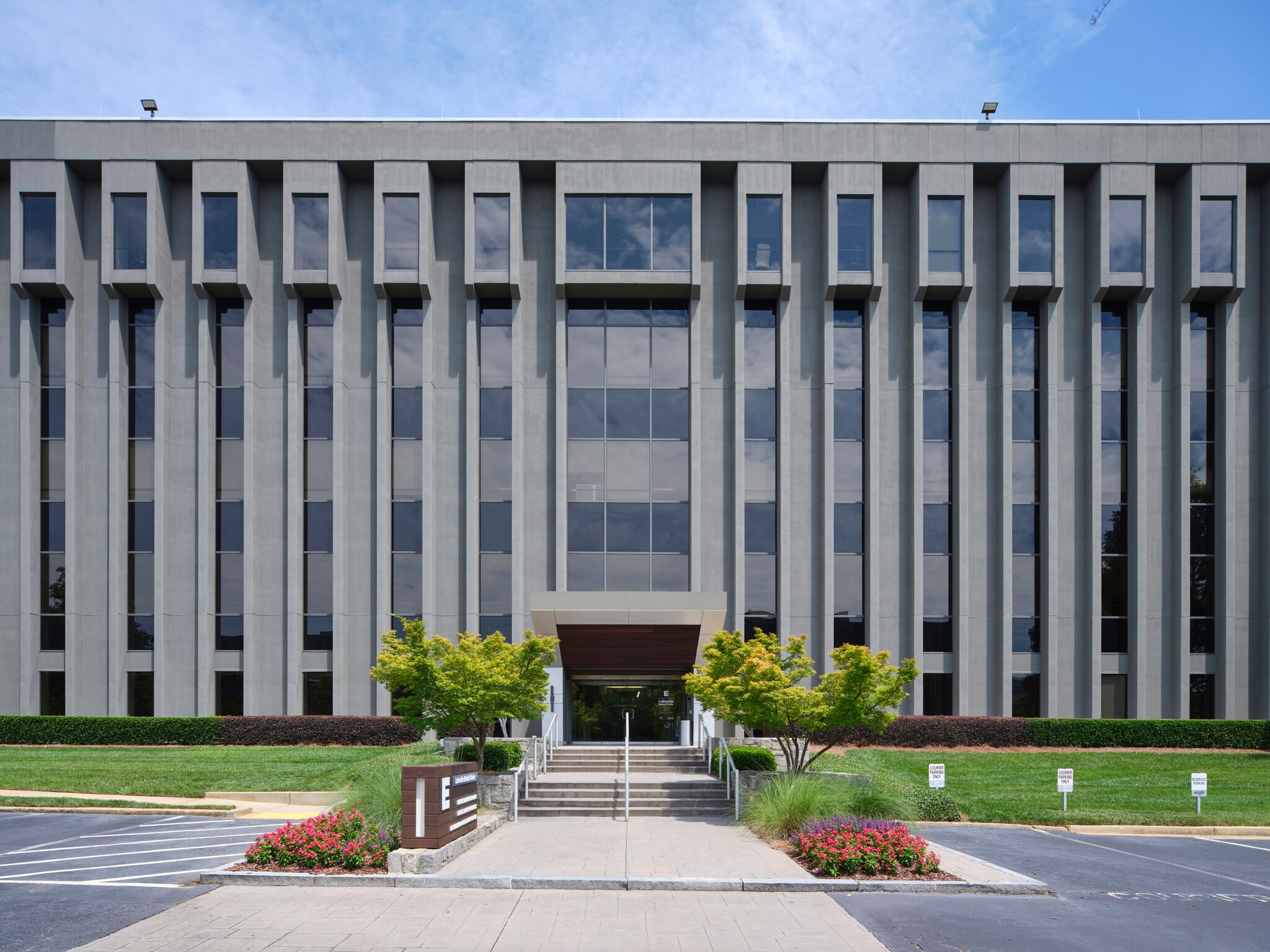 5775 Glenridge Dr NE, Atlanta, GA for lease Building Photo- Image 1 of 16