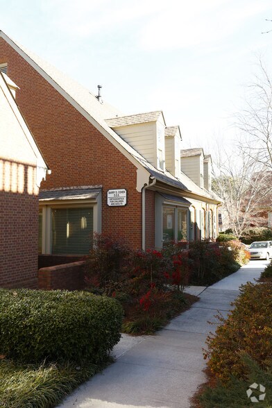 4721 Chamblee Dunwoody Rd, Atlanta, GA à vendre - Photo du bâtiment - Image 2 de 2