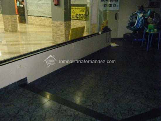 Retail in Cáceres for lease - Building Photo - Image 3 of 5