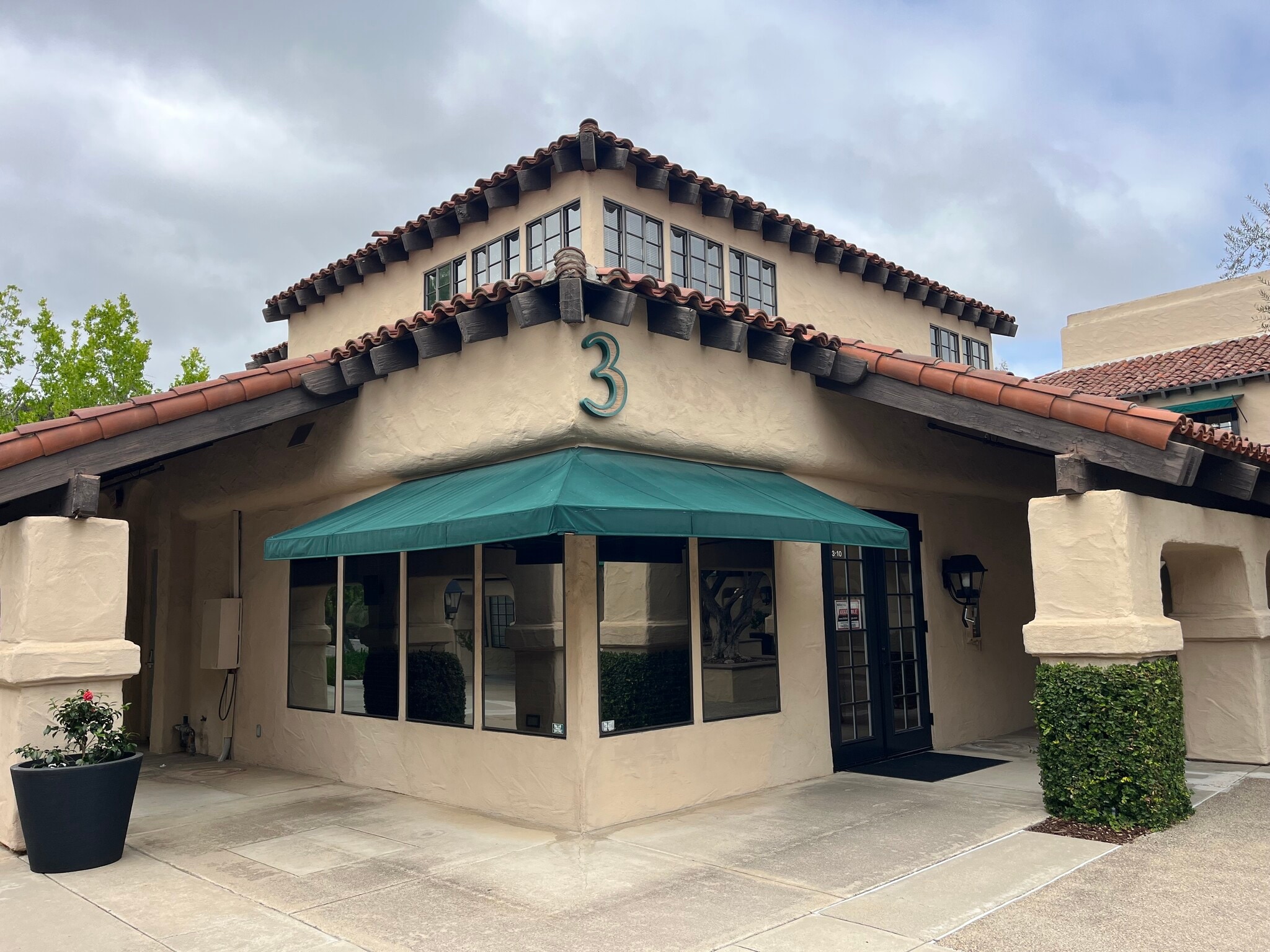 16236 San Dieguito Rd, Rancho Santa Fe, CA for lease Interior Photo- Image 1 of 6