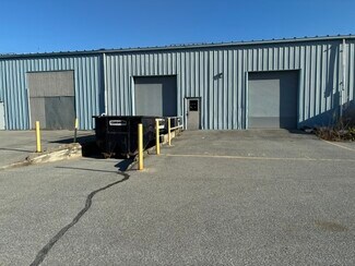Plus de détails pour 94 Big Boom Rd, Queensbury, NY - Industriel à louer