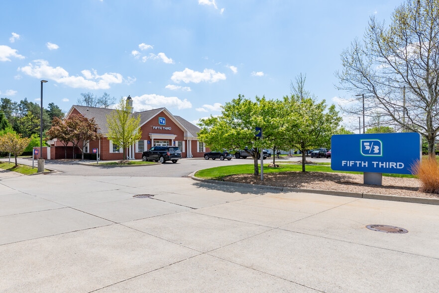 3754 Rochester Rd, Troy, MI for sale - Building Photo - Image 1 of 5
