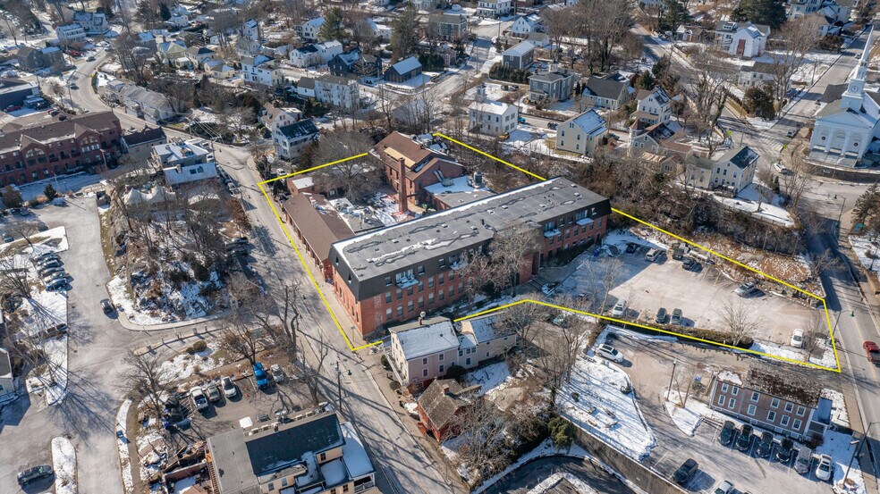 12 Water St, Mystic, CT à vendre - Photo du bâtiment - Image 2 de 23