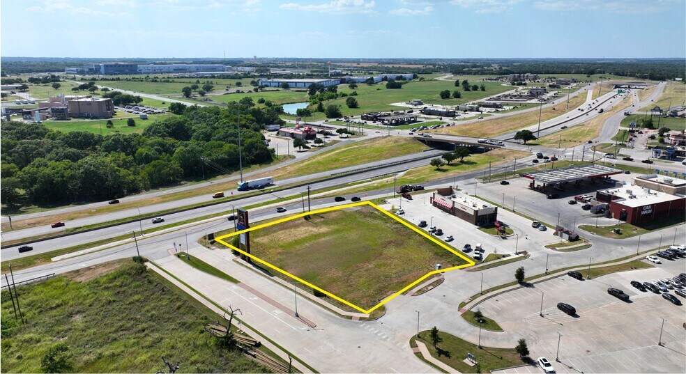 S Hwy 75, Sherman, TX à vendre - Photo du bâtiment - Image 3 de 4
