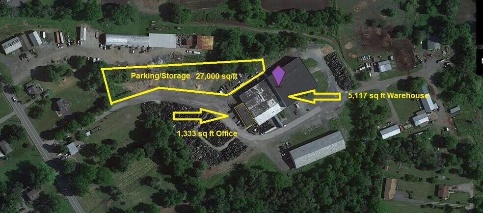 39 Transport Ln, Pine Island, NY à louer - Photo du bâtiment - Image 3 de 8