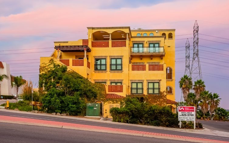 2180 S El Camino Real, Oceanside, CA à vendre - Photo du bâtiment - Image 3 de 24